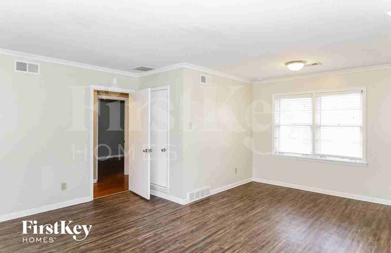 4976 Flamingo Rd - Photo 2 of 14
