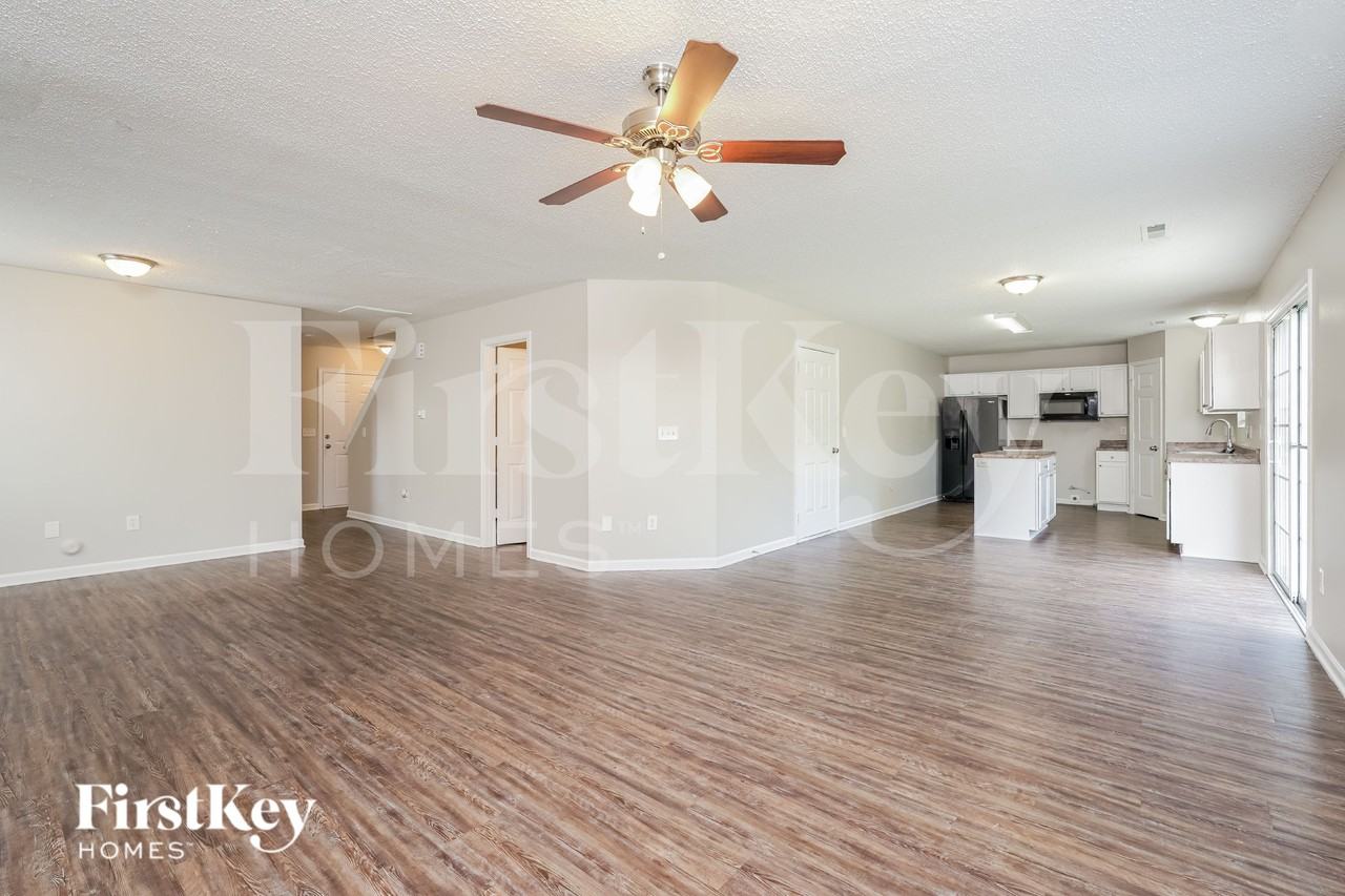 3737 Eskdale Dr - Photo 3 of 17