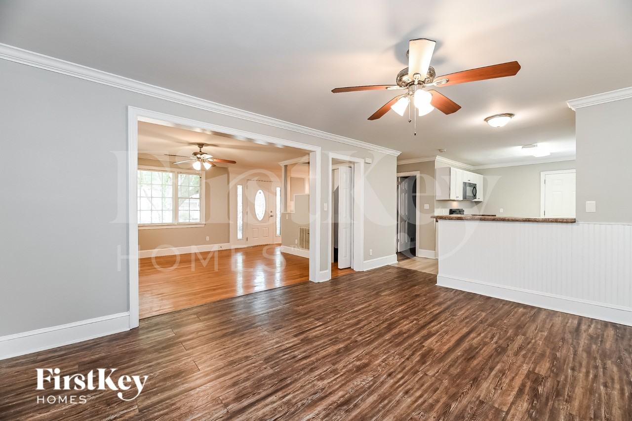 312 Rose Ln - Photo 7 of 16