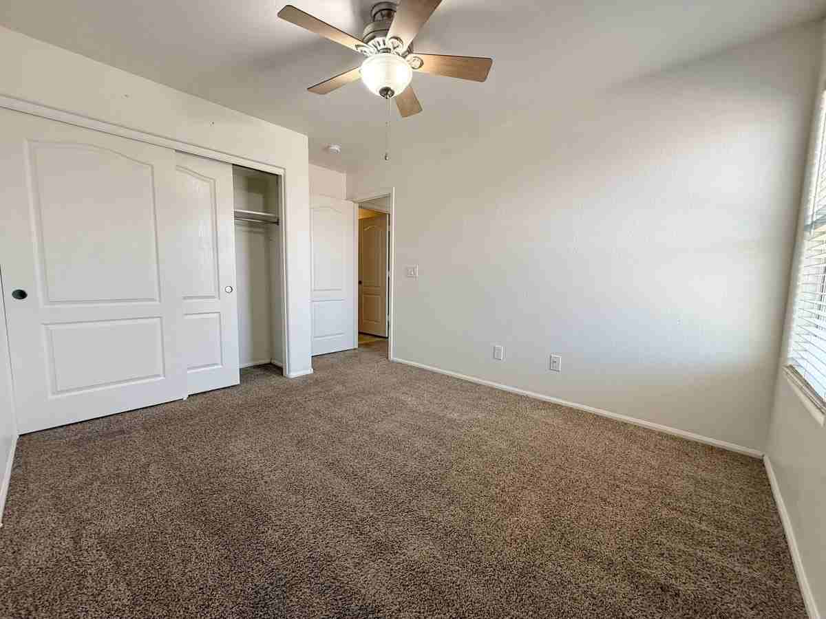 4802 W Fawn Dr - Photo 2 of 38