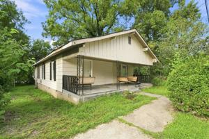 featured image of 1312 Vernon Pl #A