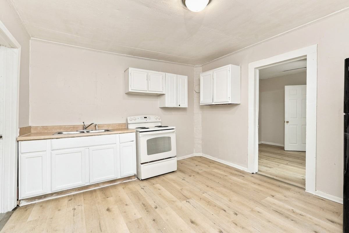 1312 Vernon Pl #A - Photo 5 of 15