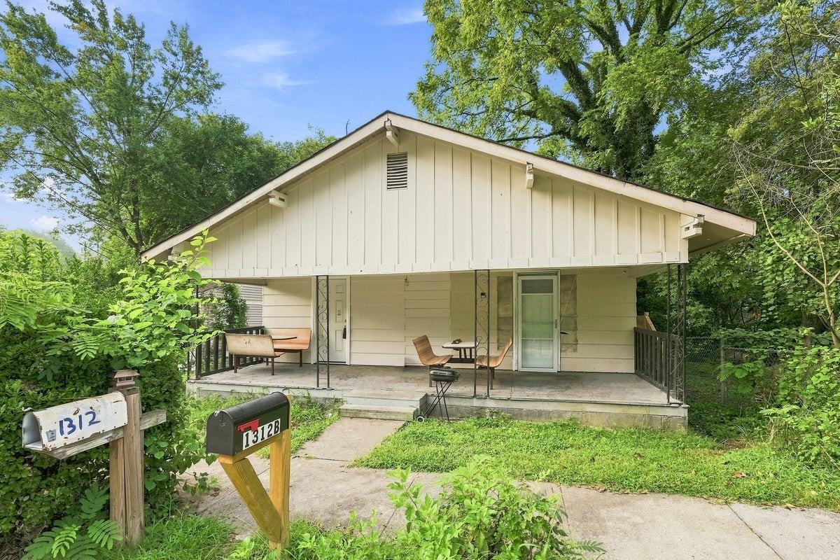 1312 Vernon Pl #A - Photo 2 of 15