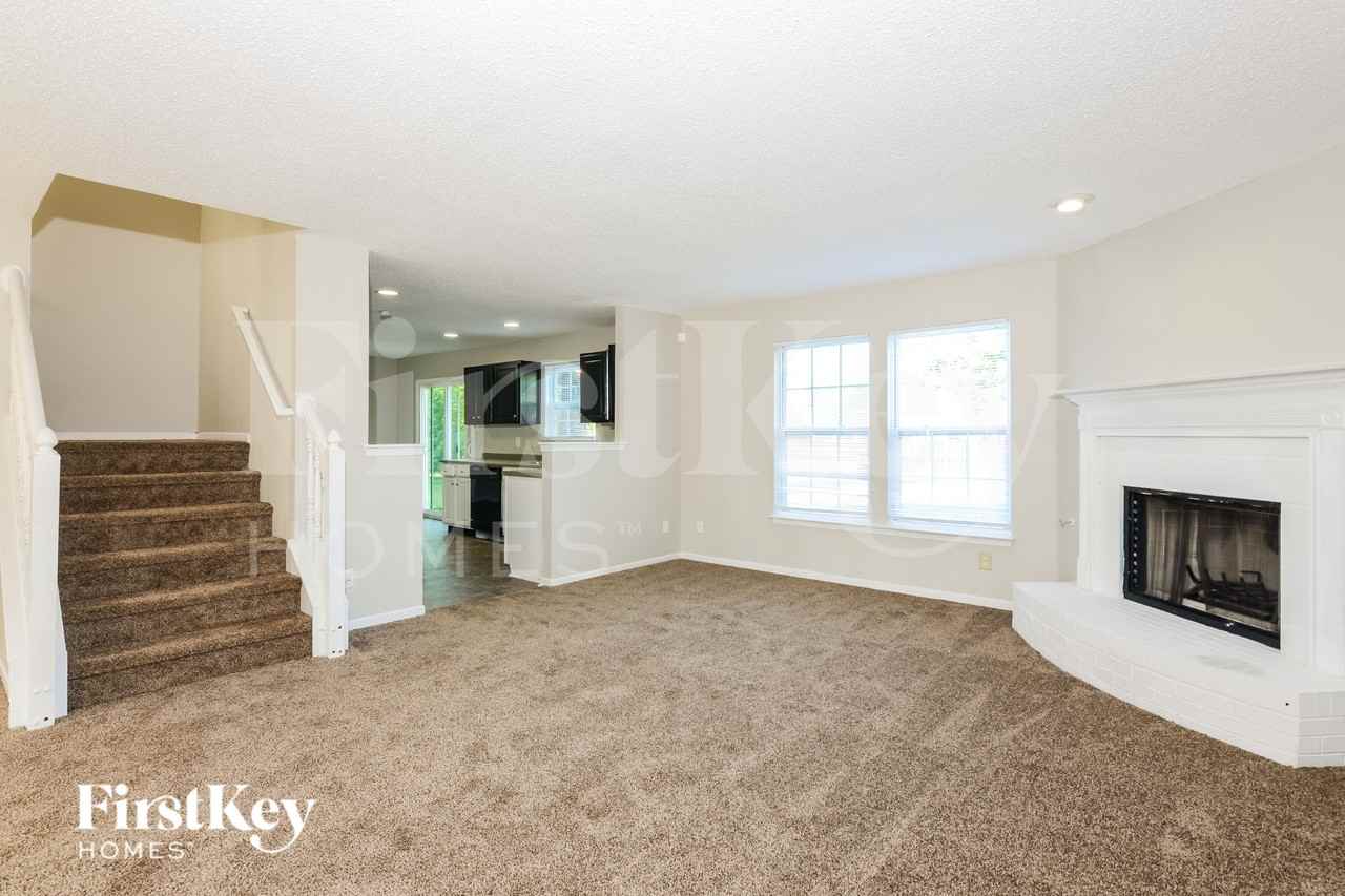 10473 Windward Dr - Photo 2 of 16