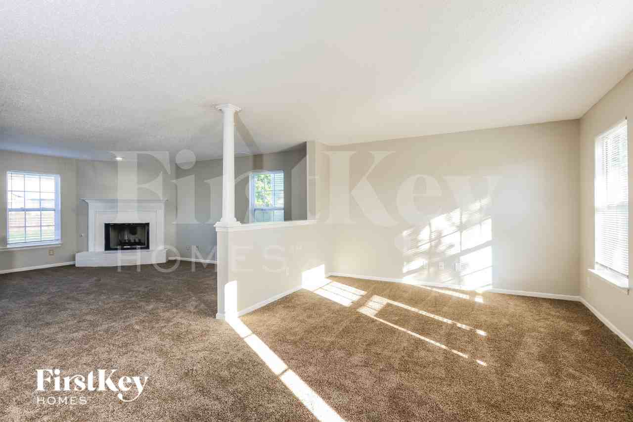 10473 Windward Dr - Photo 3 of 16