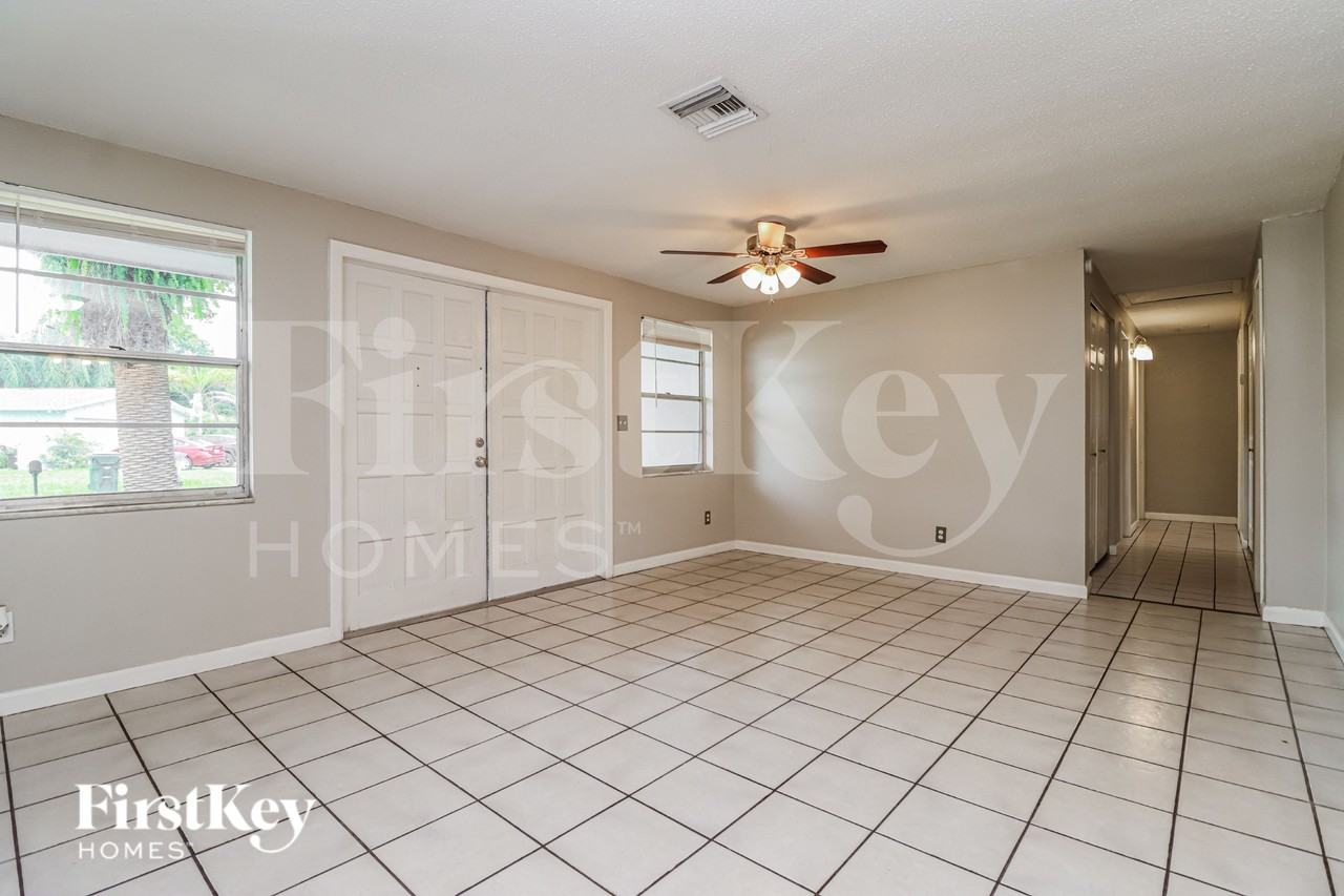 10212 127th Ave - Photo 2 of 17
