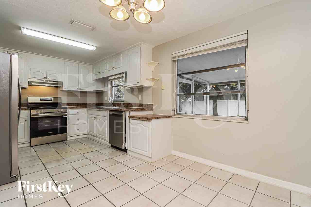 10212 127th Ave - Photo 6 of 17