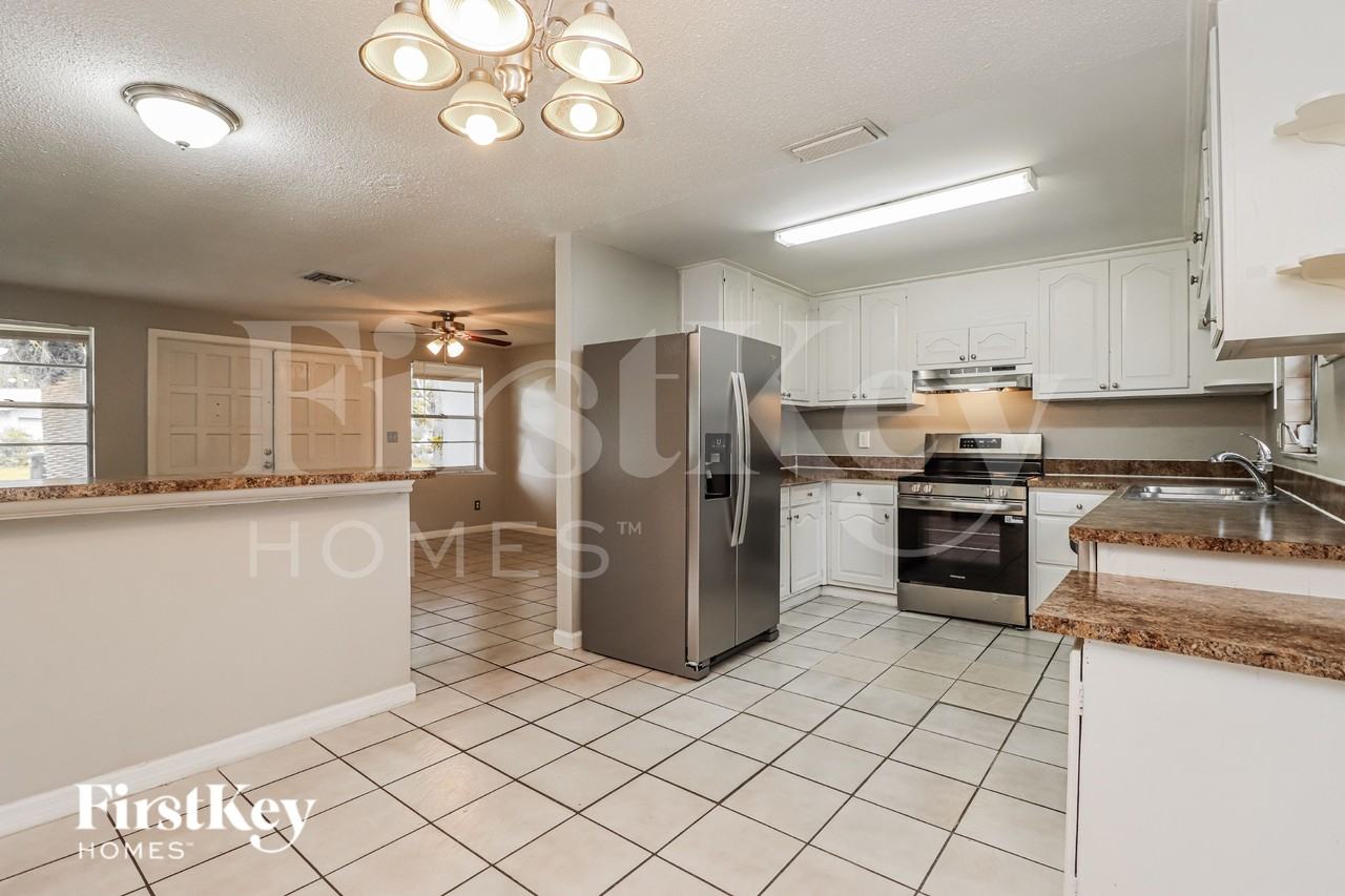 10212 127th Ave - Photo 7 of 17