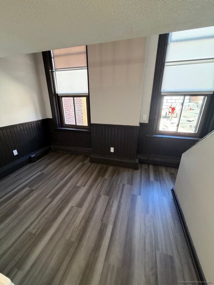 153 Main St #19 - Photo 4 of 16