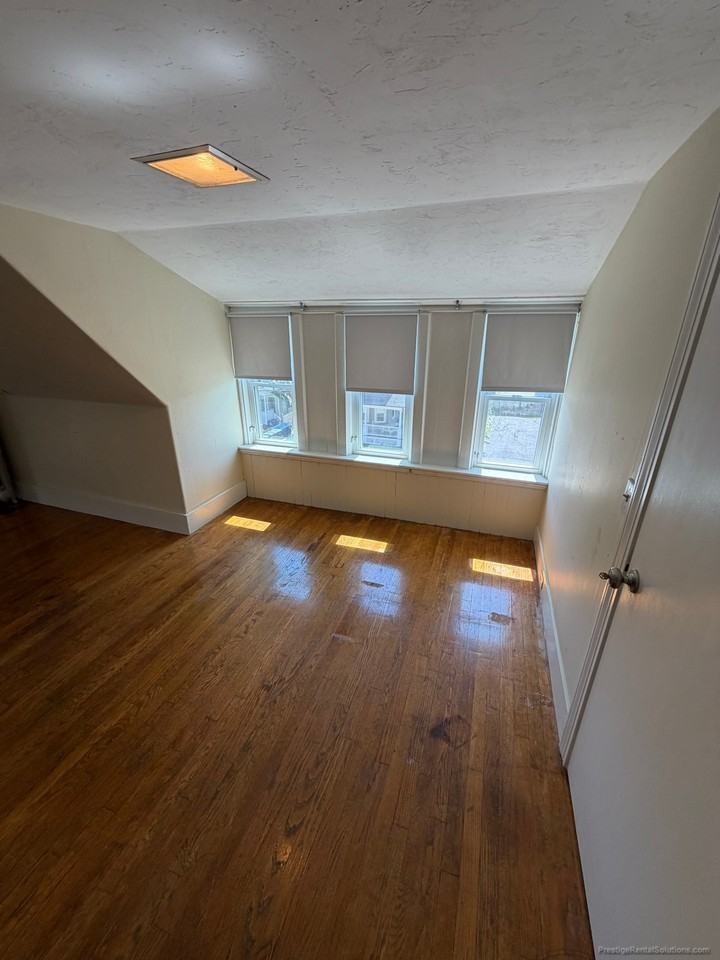 137 Merriam Ave #2 - Photo 2 of 34