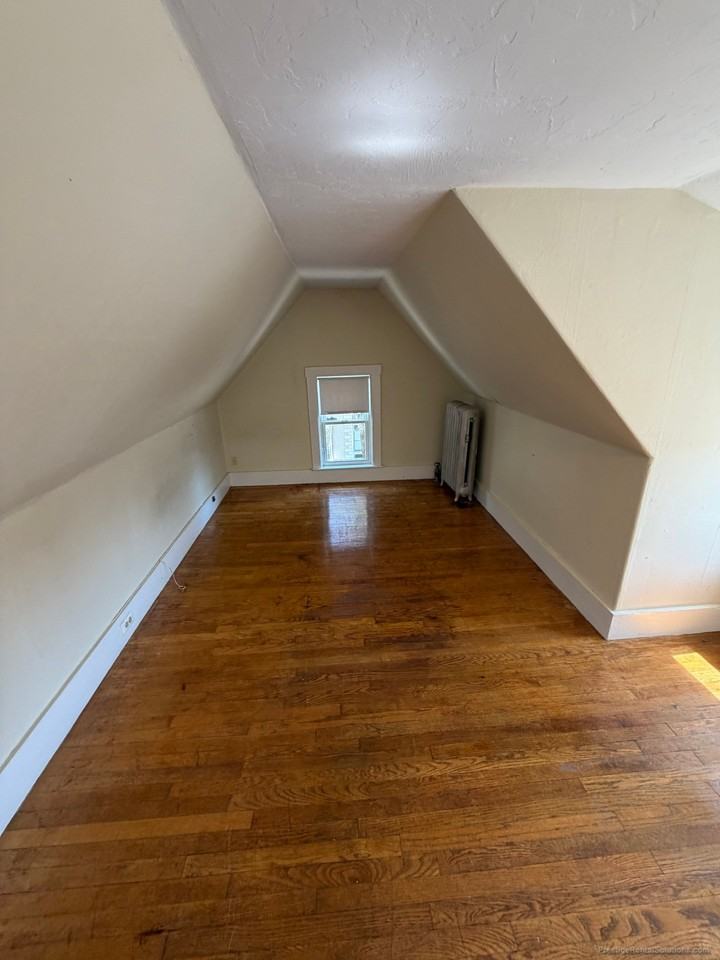 137 Merriam Ave #2 - Photo 3 of 34