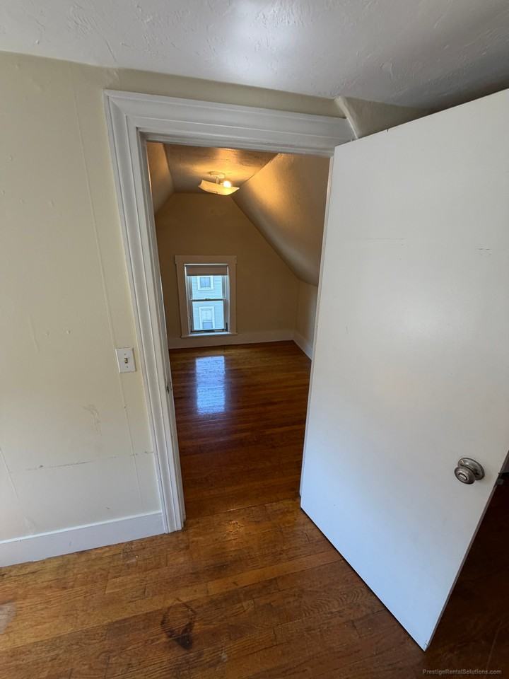 137 Merriam Ave #2 - Photo 4 of 34