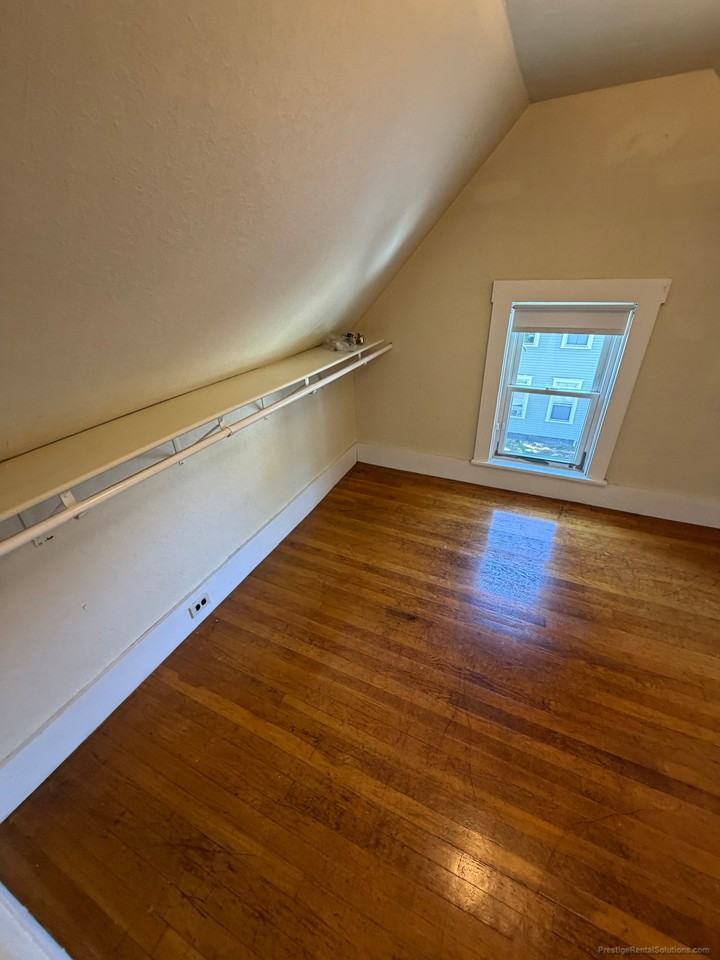 137 Merriam Ave #2 - Photo 5 of 34