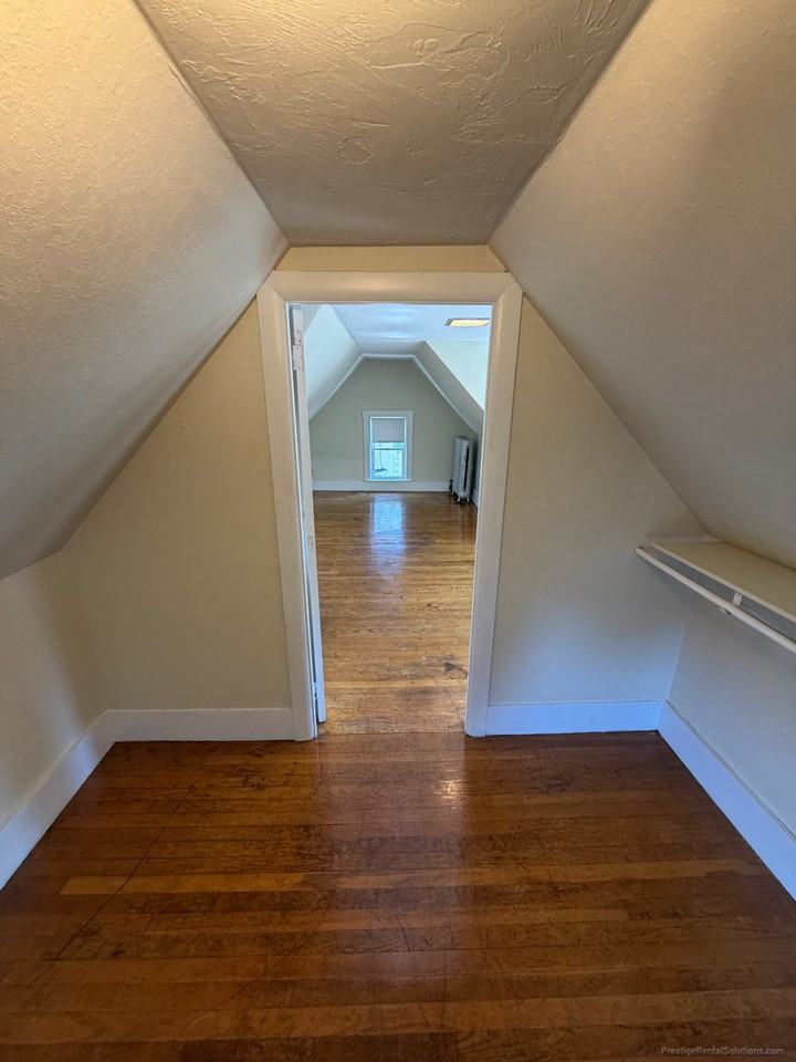 137 Merriam Ave #2 - Photo 6 of 34