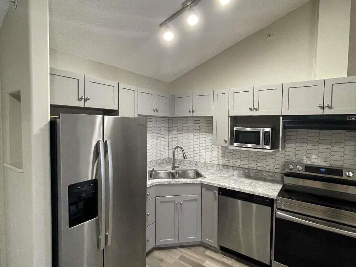 151 Edwards Dr Sw - Photo 5 of 43