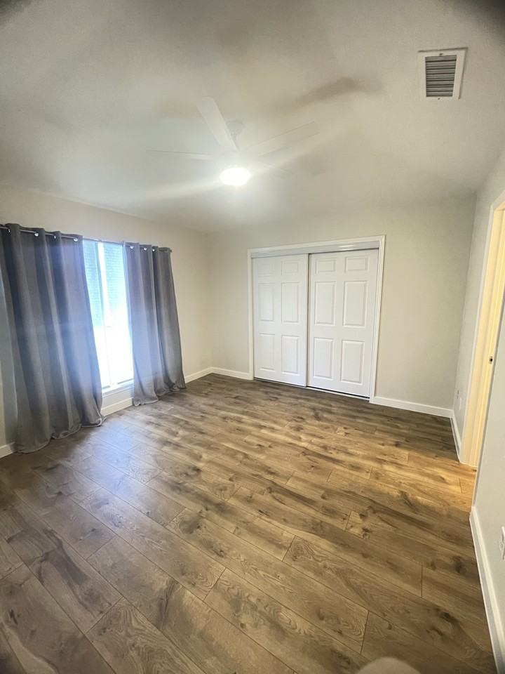 5743 Shadydell Dr #5743 - Photo 3 of 10