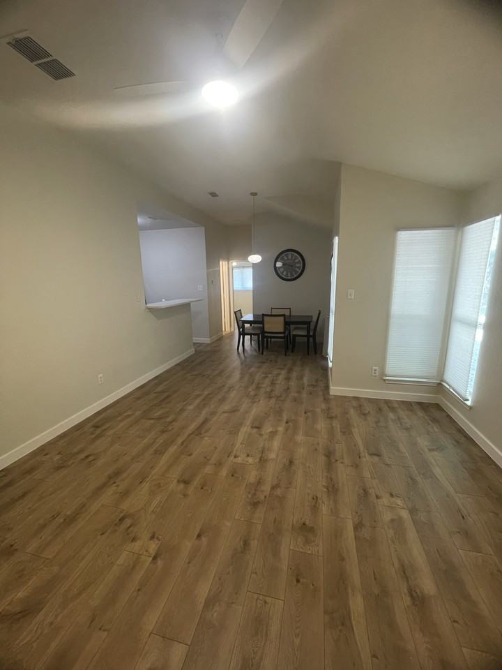 5743 Shadydell Dr #5743 - Photo 5 of 10
