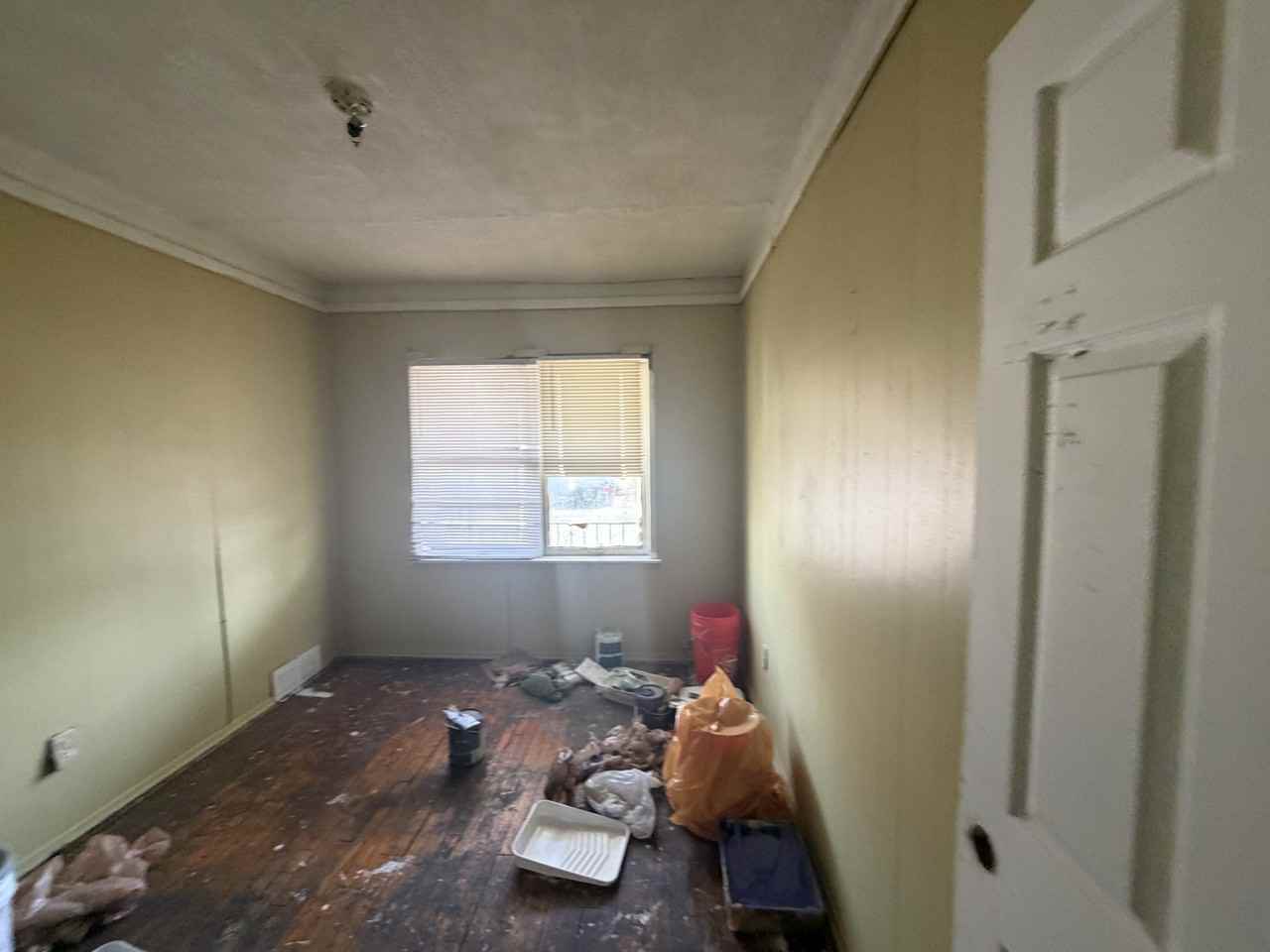 19163 Hanna St - Photo 2 of 6