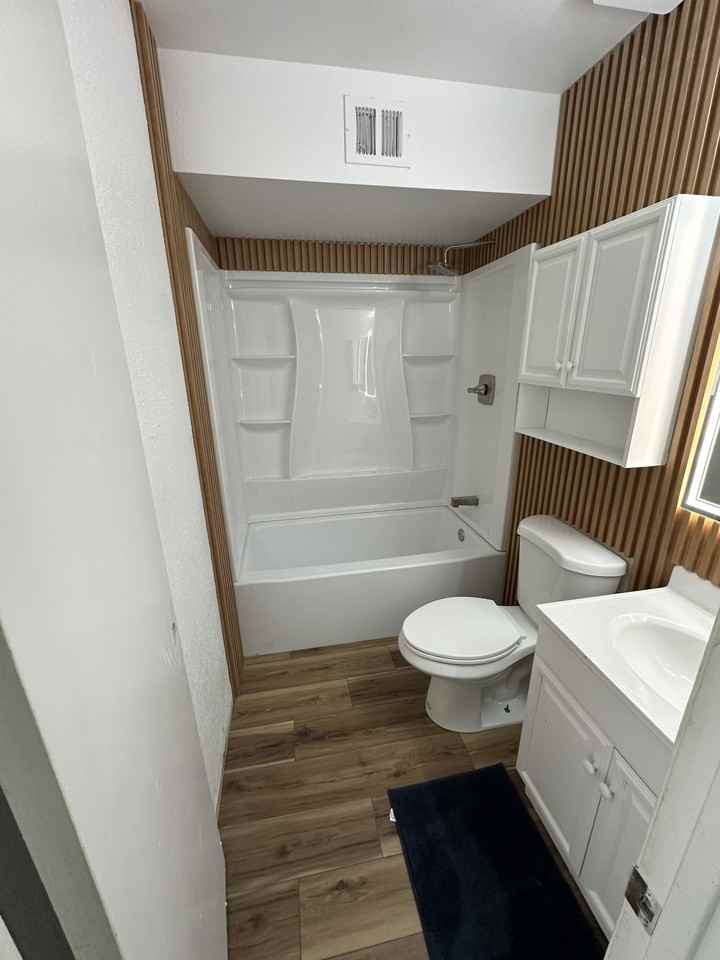 2025 W Dixon St - Photo 2 of 8