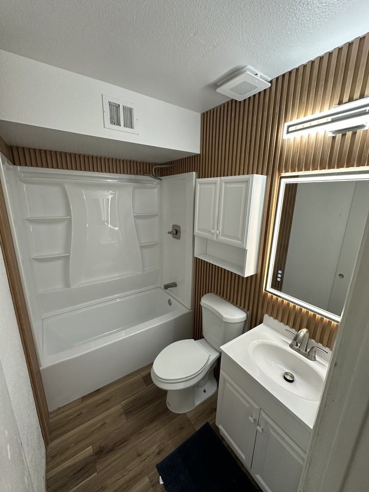 2025 W Dixon St - Photo 3 of 8