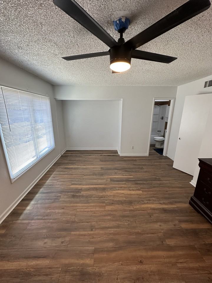 2025 W Dixon St - Photo 7 of 8