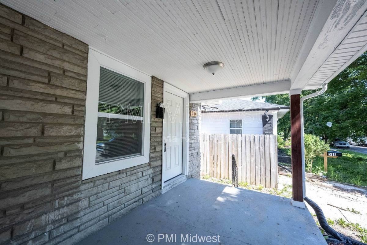 514 N Chester Ave - Photo 2 of 10