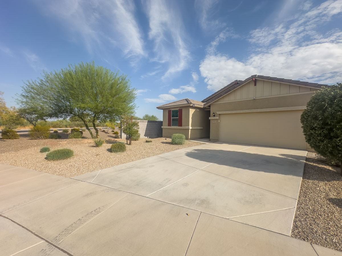 17923 W Louise Dr - Photo 2 of 27