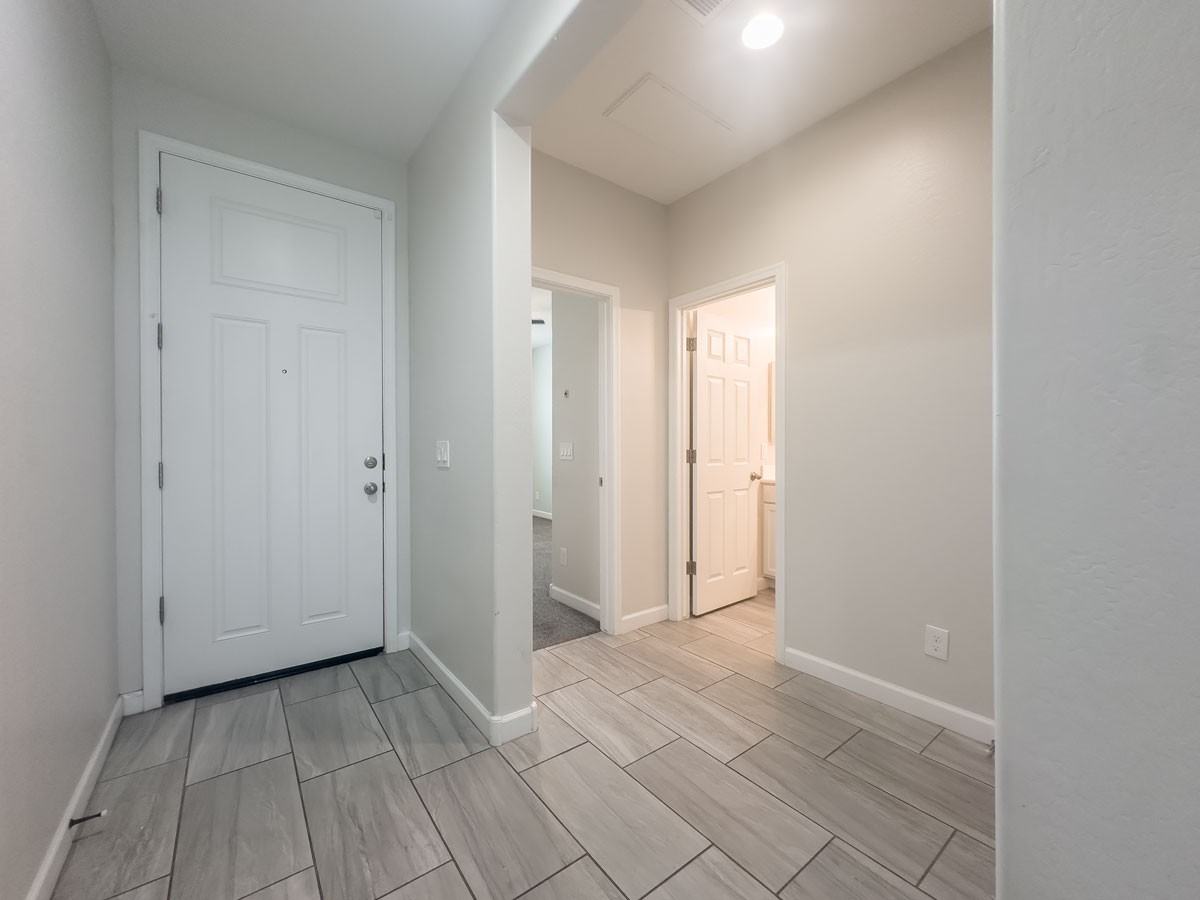 17923 W Louise Dr - Photo 3 of 27