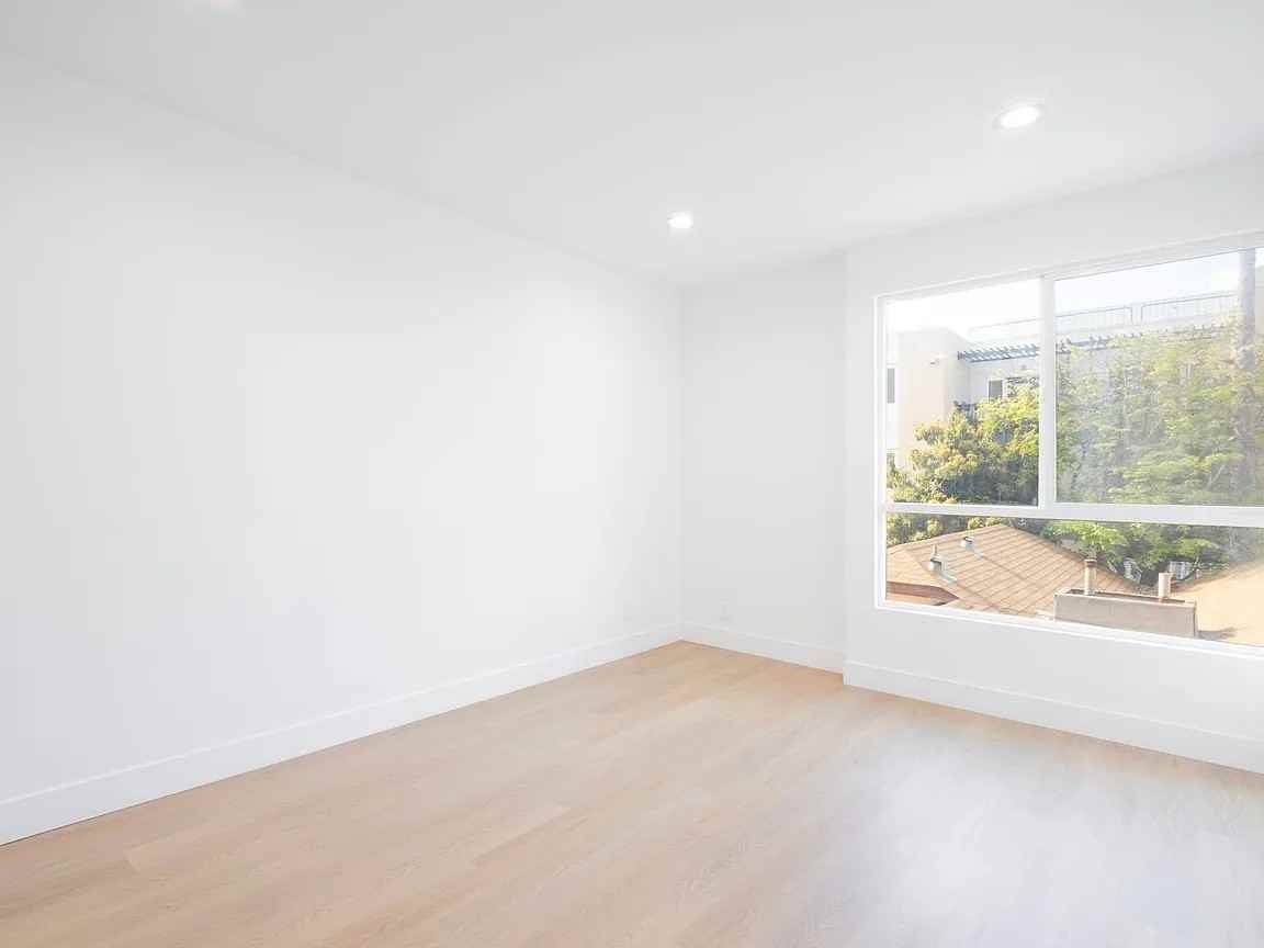 1616 N Serrano Ave - Photo 7 of 12