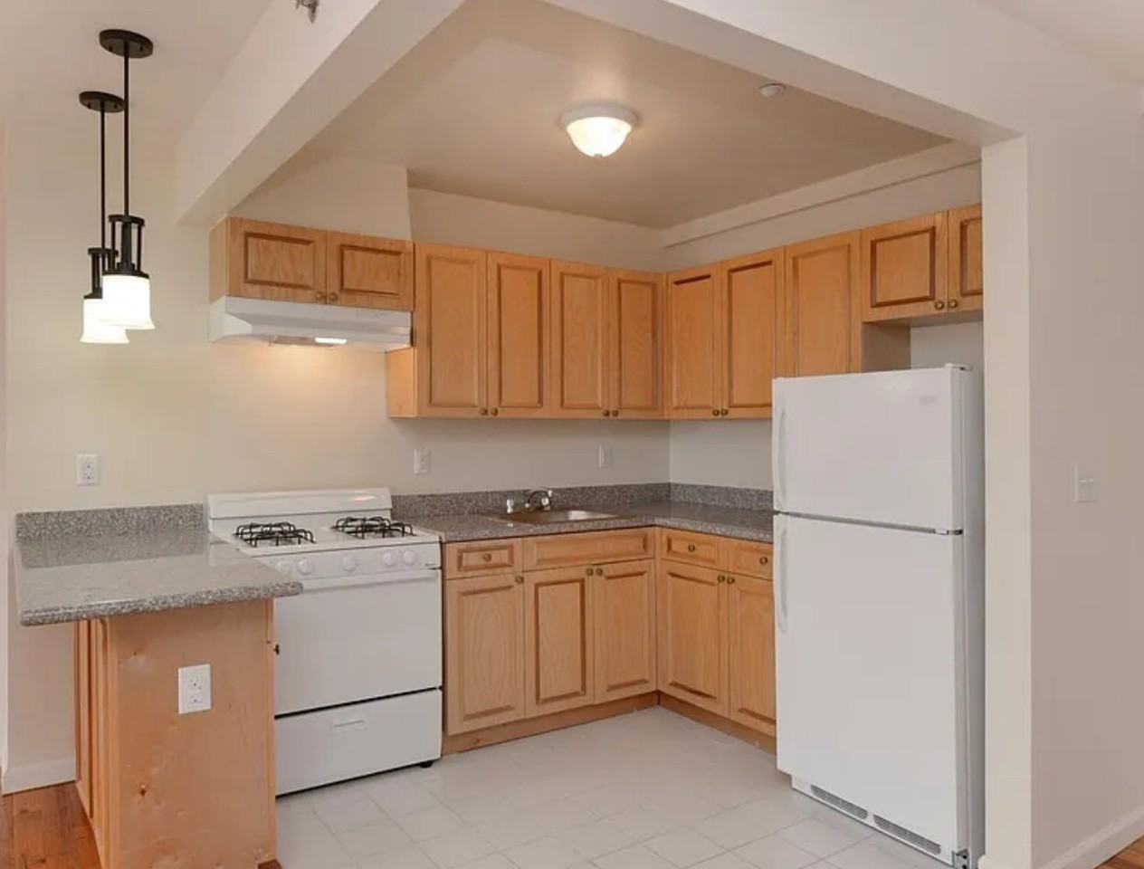 48 Hilton Ave - Photo 6 of 7
