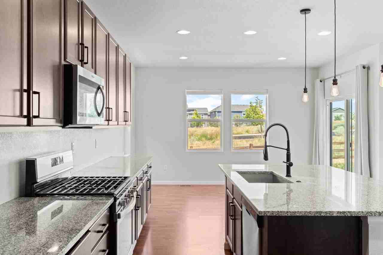 4951 Basalt Ridge Cir - Photo 5 of 36