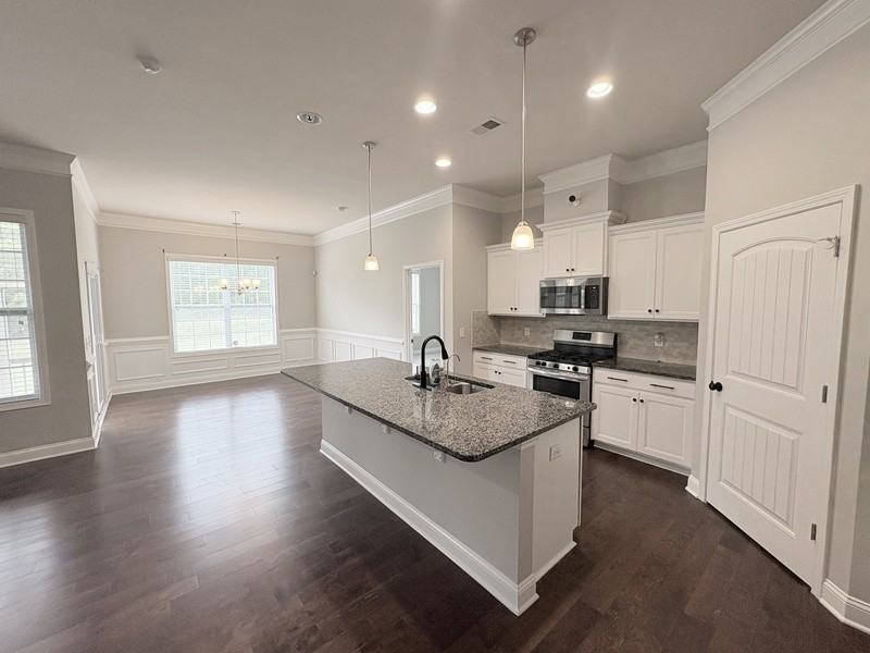 676 Scarlet Baby Dr - Photo 2 of 23