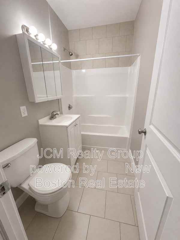 38 Neptune St #U3L - Photo 3 of 5