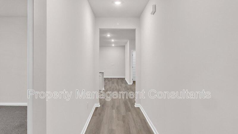 319 Murphy Ln - Photo 2 of 35