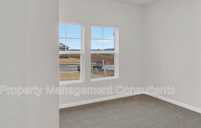 319 Murphy Ln - Photo 4 of 35