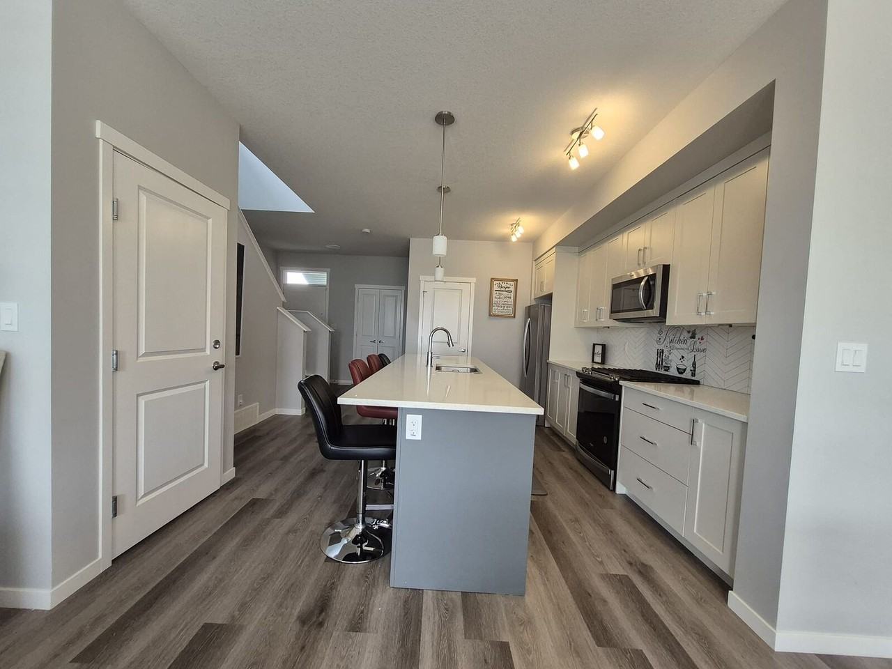 2512 152 Ave Nw - Photo 7 of 18