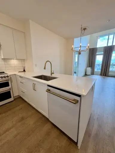 1942 Starling Dr #411 - Photo 3 of 24