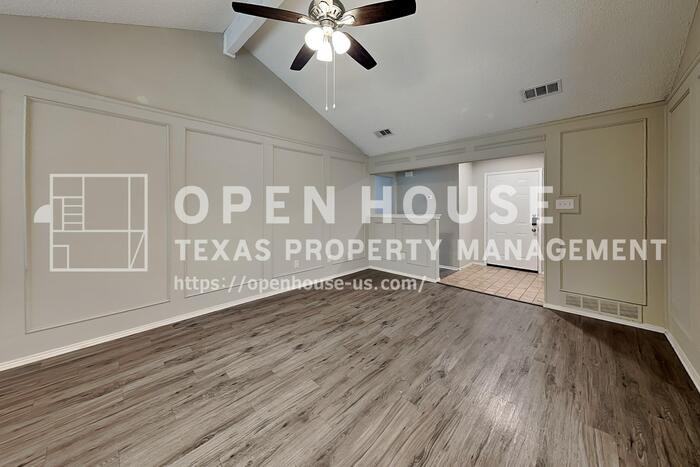 819 Trevor Way - Photo 4 of 20
