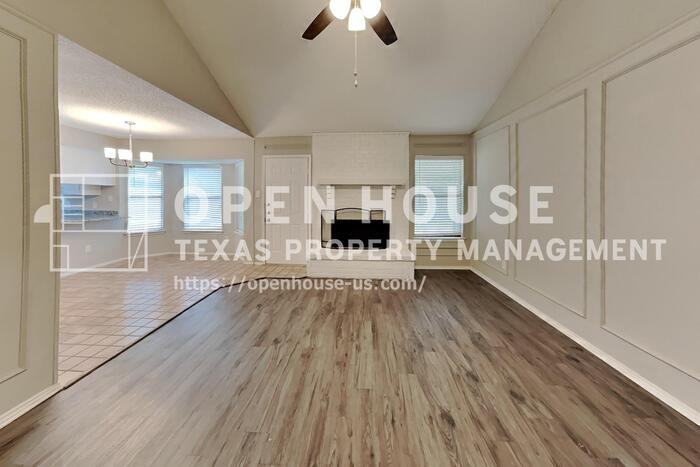 819 Trevor Way - Photo 5 of 20