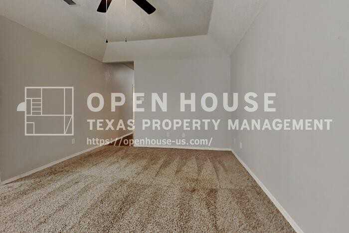 5402 Summit Peak Dr - Photo 6 of 25
