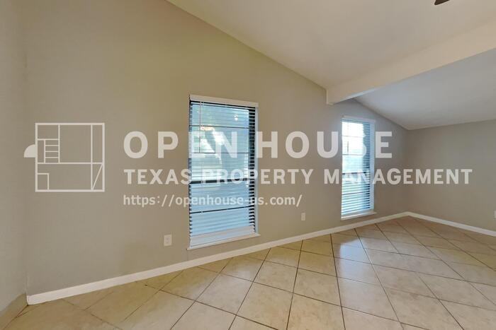 5119 Cairnleigh Dr - Photo 4 of 20