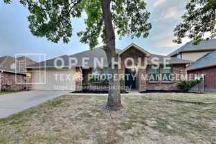912 Oakcrest Dr - Photo 1 of 1