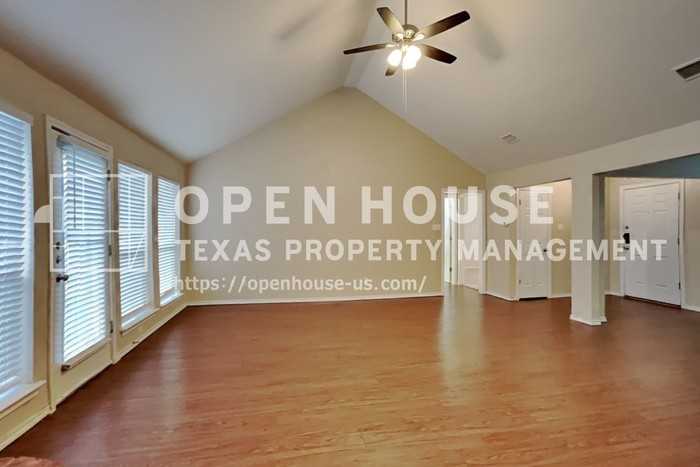 3112 Creekside Dr - Photo 5 of 18