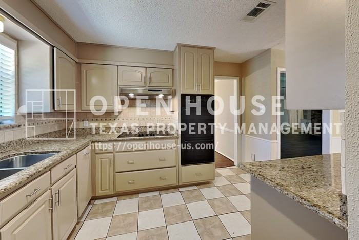 8 Lake Forest Dr - Photo 6 of 24