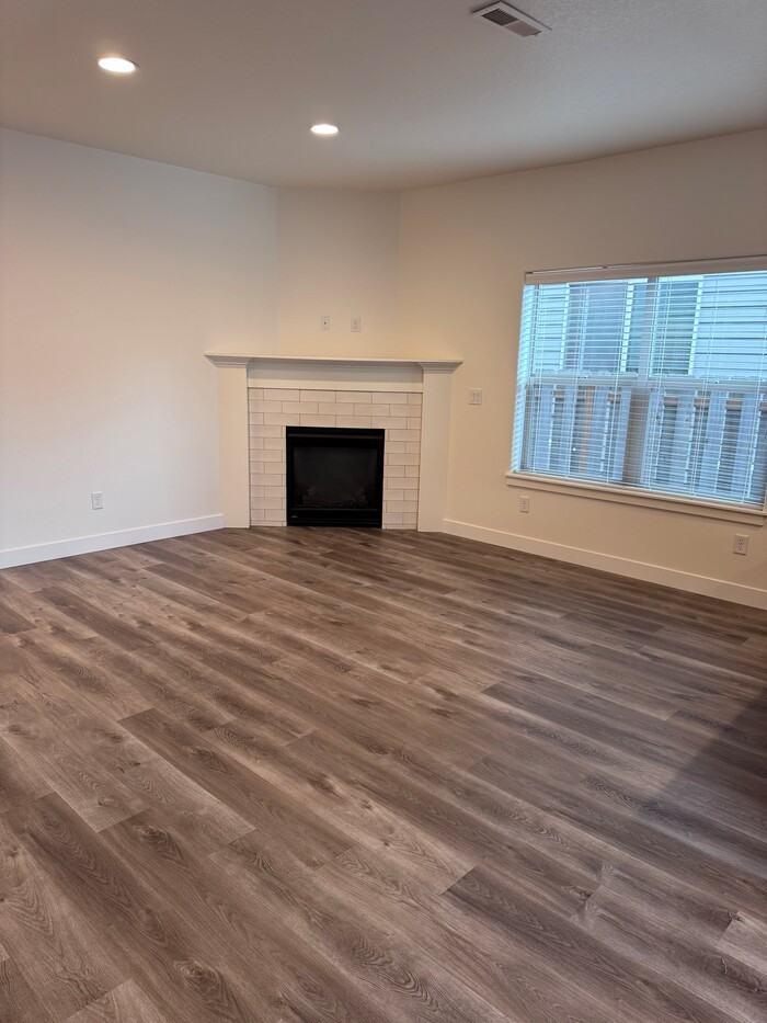 460 Sw 3rd Ave - Photo 5 of 13