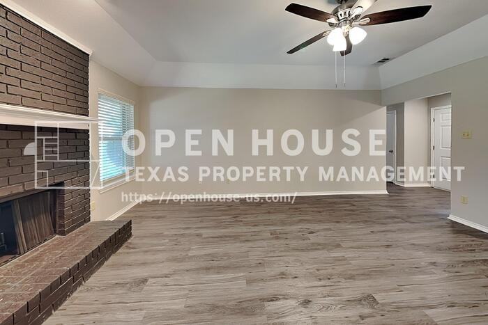 2613 Forestview Dr - Photo 5 of 20