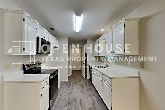 2613 Forestview Dr - Photo 6 of 20