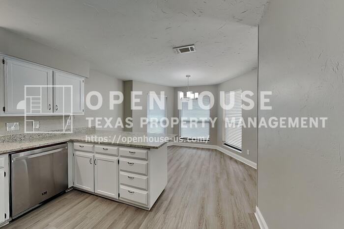 1916 Sharon Dr - Photo 7 of 20
