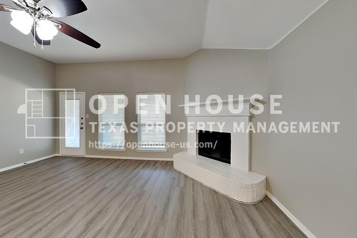 300 Lottie Ln - Photo 5 of 20