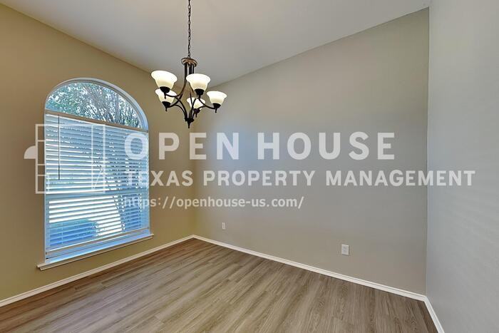 300 Lottie Ln - Photo 7 of 20